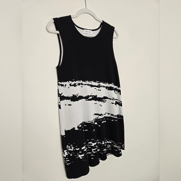 John + Jenn abstract knit Black and White Sleeveless Dress | M - Picture 5 of 5